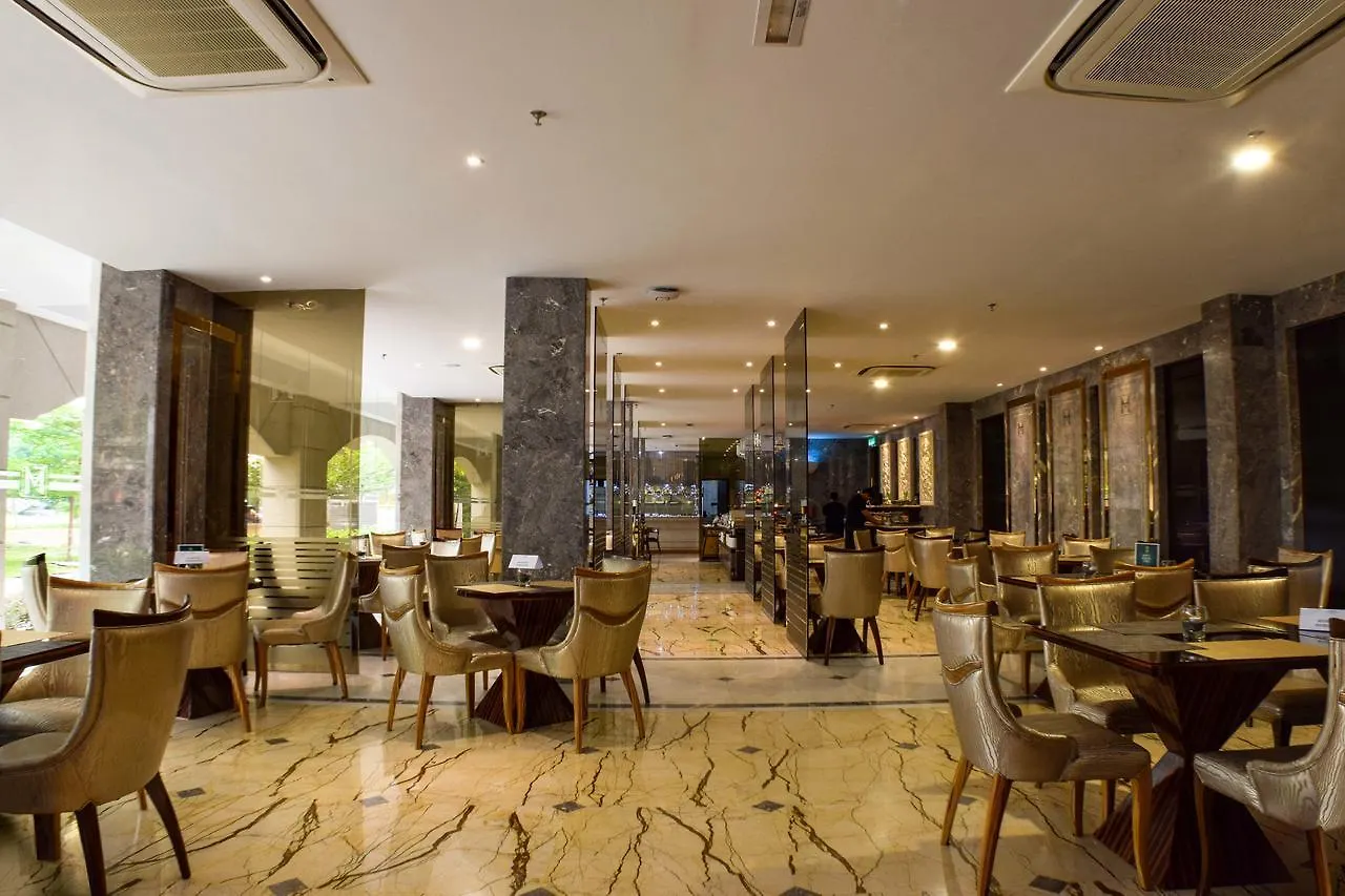 Moty Hotel Malacca 4*,